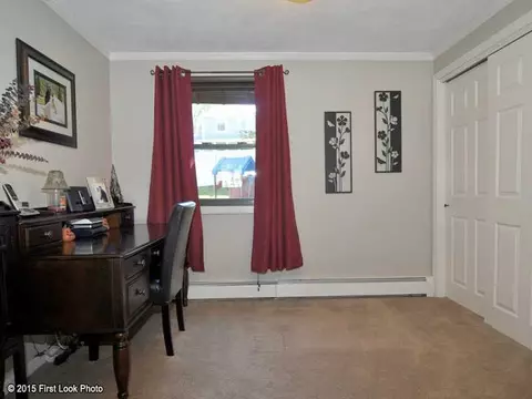 44 Grimshaw Pl, Warwick, RI 02889 photo 9