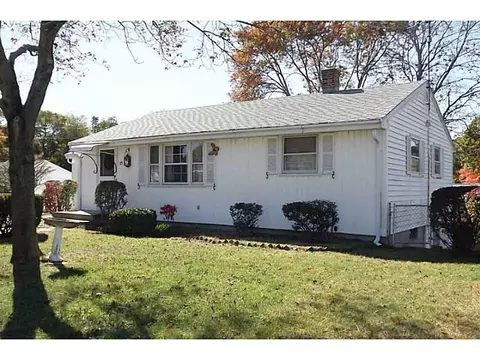 25 Caverly St, Warwick, RI 02886 photo 17