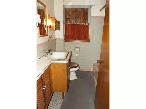 25 Caverly St, Warwick, RI 02886 photo 12