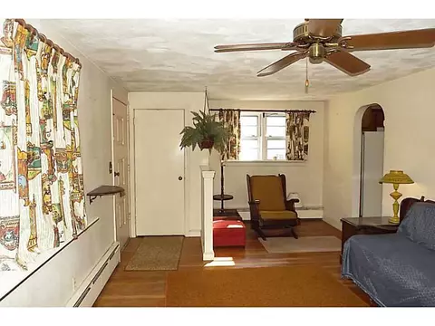 25 Caverly St, Warwick, RI 02886 photo 6