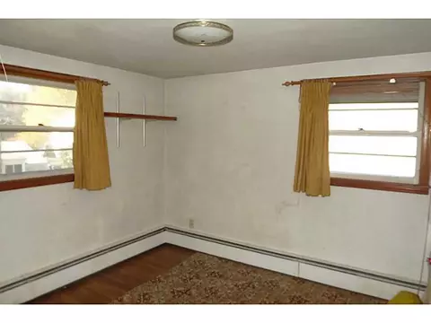 25 Caverly St, Warwick, RI 02886 photo 10