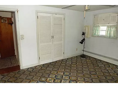 25 Caverly St, Warwick, RI 02886 photo 8