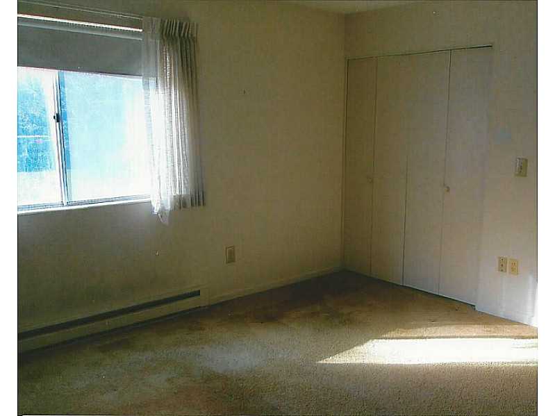 262 Chatham Cir, Warwick, RI 02886 photo 5
