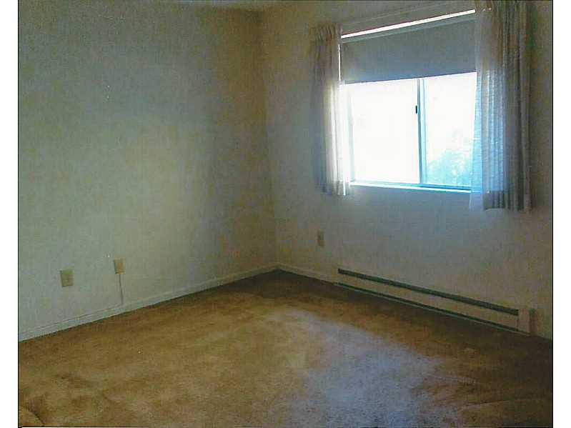 262 Chatham Cir, Warwick, RI 02886 photo 4