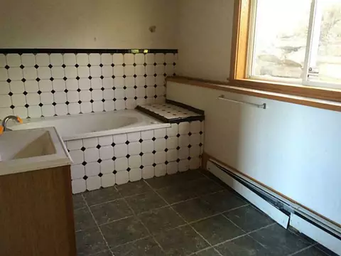 179 River St, Woonsocket, RI 02895 photo 3