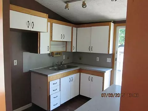 175 Payton Ave, Warwick, RI 02889 photo 2