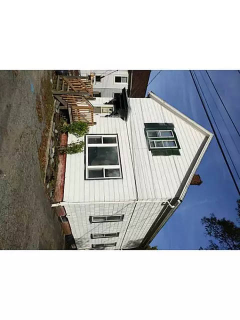 88 Spruce St, Warwick, RI 02886 photo 2