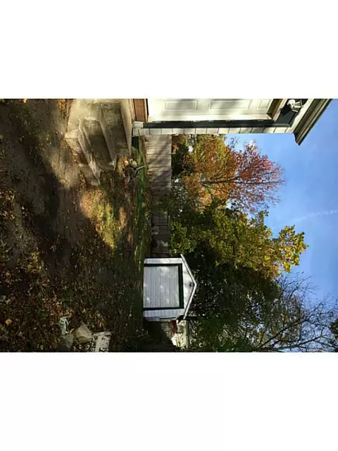 88 Spruce St, Warwick, RI 02886 photo 3