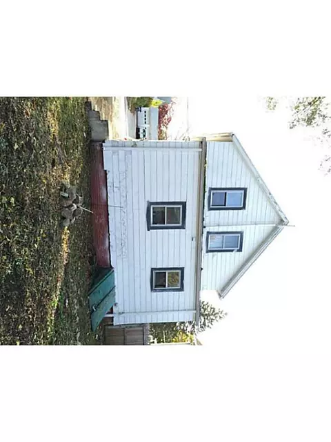 88 Spruce St, Warwick, RI 02886 photo 4