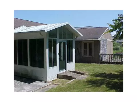 16 Highview Dr, Bristol, RI 02809 photo 4