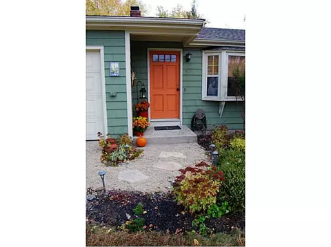 4 Lee Dr, Warren, RI 02885 photo 2