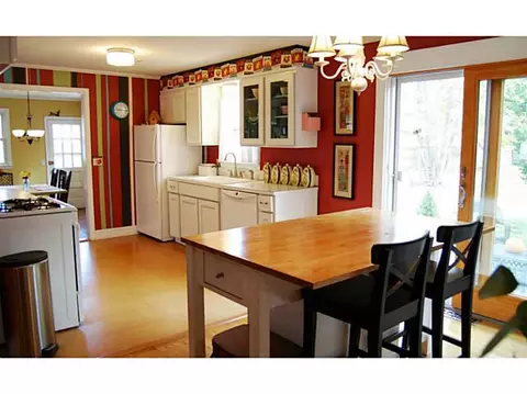 4 Lee Dr, Warren, RI 02885 photo 6