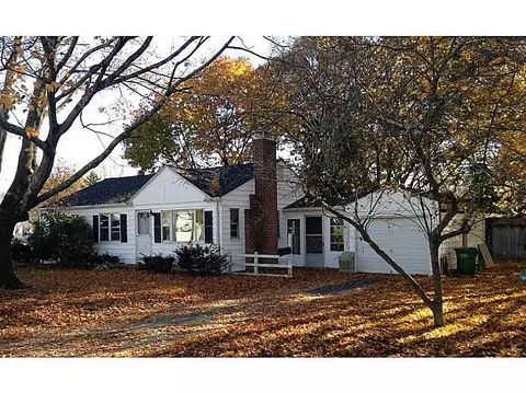 2 Capron Farm Dr, Warwick, RI 02886 photo 1