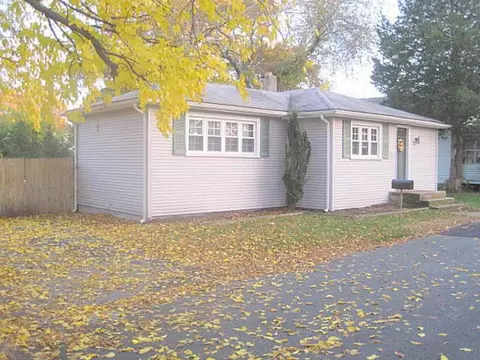 112 Page St, Warwick, RI 02889 photo 1
