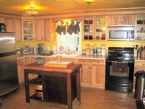 112 Page St, Warwick, RI 02889 photo 2