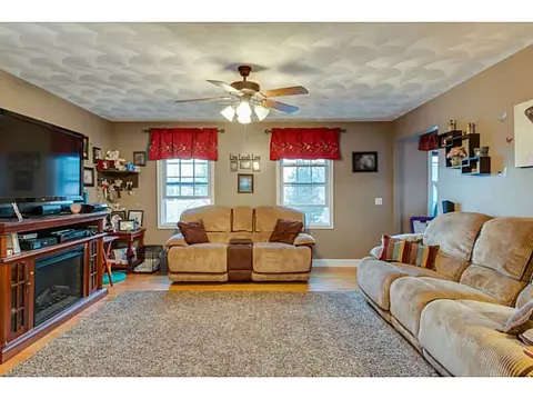 168 Orchard St, Woonsocket, RI 02895 photo 6