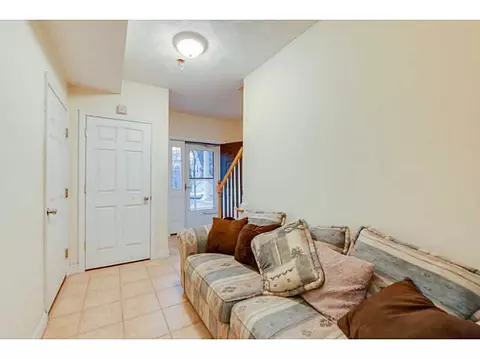 168 Orchard St, Woonsocket, RI 02895 photo 14