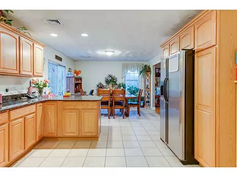 168 Orchard St, Woonsocket, RI 02895 photo 4