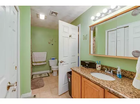 168 Orchard St, Woonsocket, RI 02895 photo 8