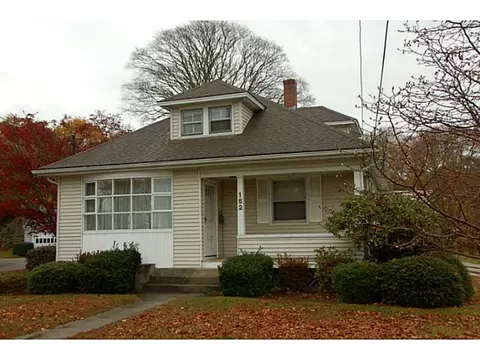 152 Beach St, Westerly, RI 02891 photo 1