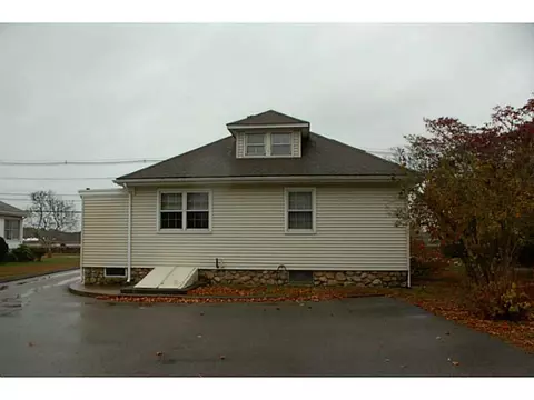 152 Beach St, Westerly, RI 02891 photo 4