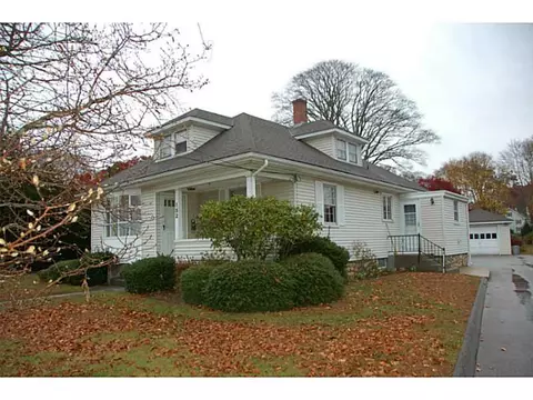 152 Beach St, Westerly, RI 02891 photo 2