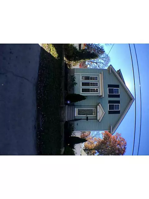 38 Arthur St, Warwick, RI 02888 photo 1