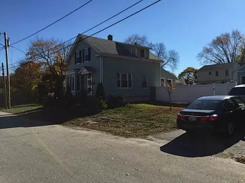 38 Arthur St, Warwick, RI 02888 photo 3