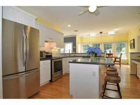 18 Seabury Dr, Westerly, RI 02891 photo 9