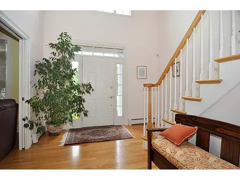 18 Seabury Dr, Westerly, RI 02891 photo 3