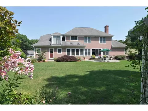 18 Seabury Dr, Westerly, RI 02891 photo 2