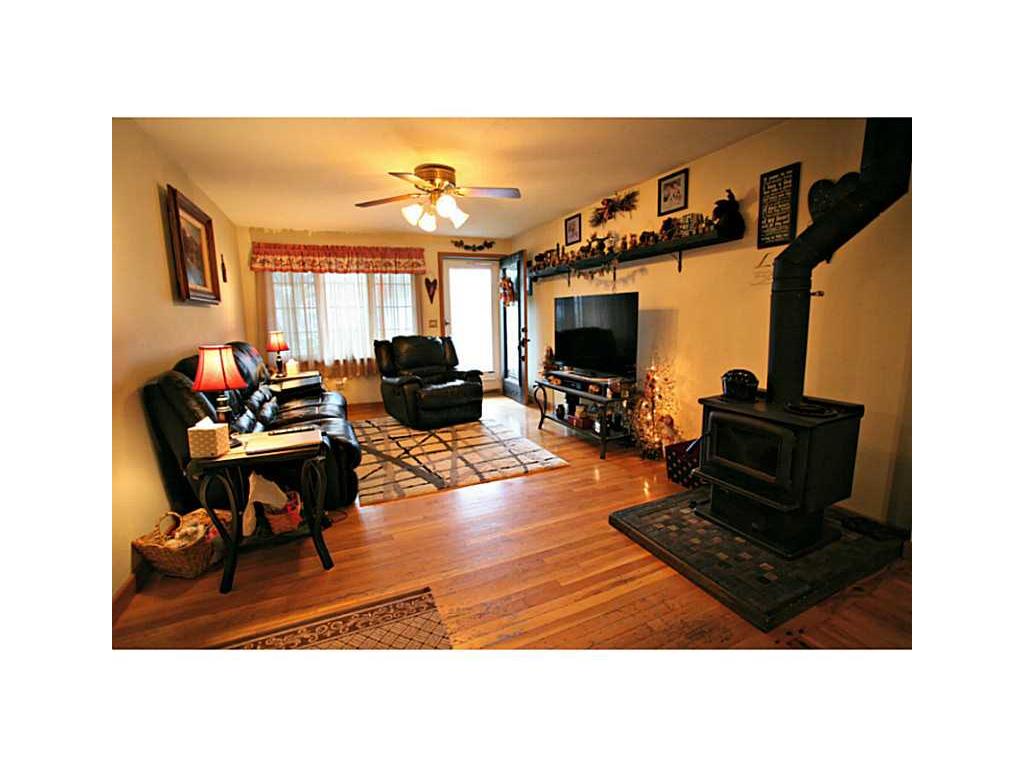 11 Stoneham Dr, Woonsocket, RI 02895 photo 3