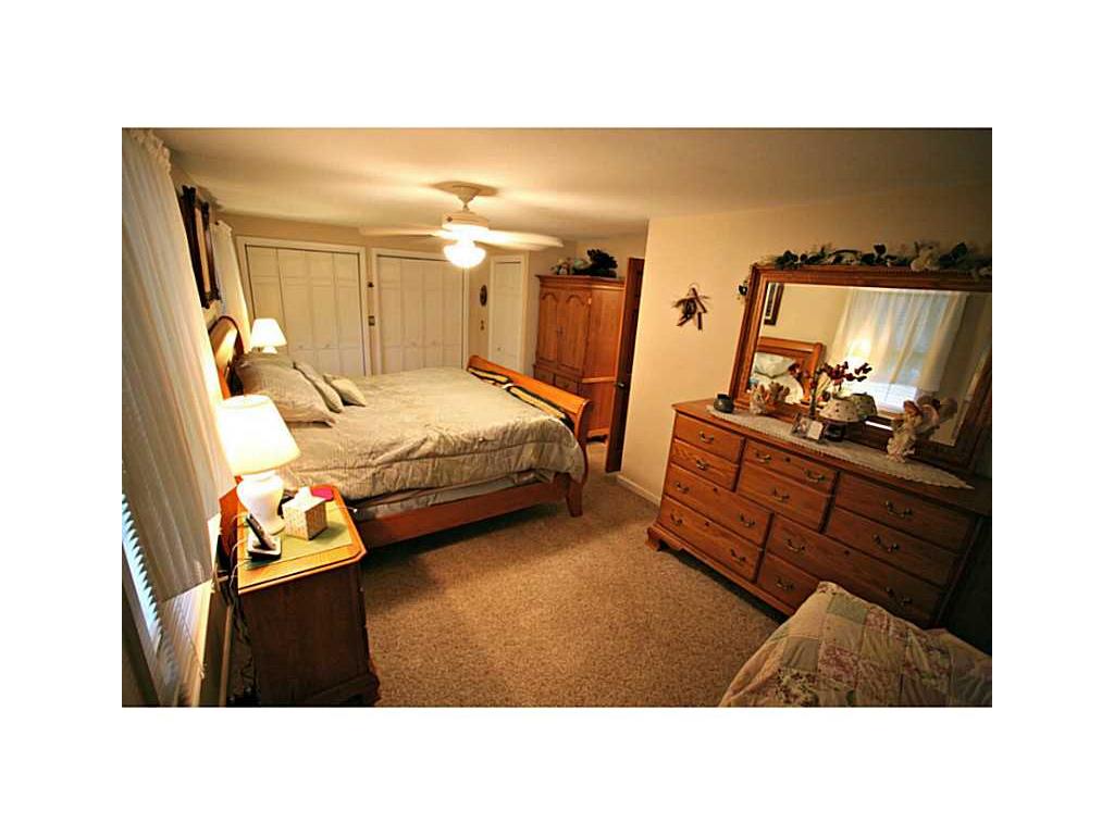 11 Stoneham Dr, Woonsocket, RI 02895 photo 6