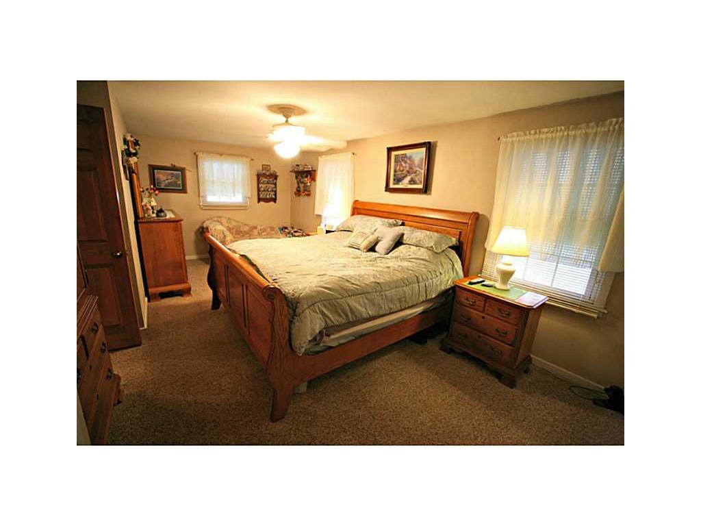 11 Stoneham Dr, Woonsocket, RI 02895 photo 7