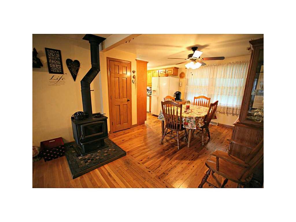 11 Stoneham Dr, Woonsocket, RI 02895 photo 2