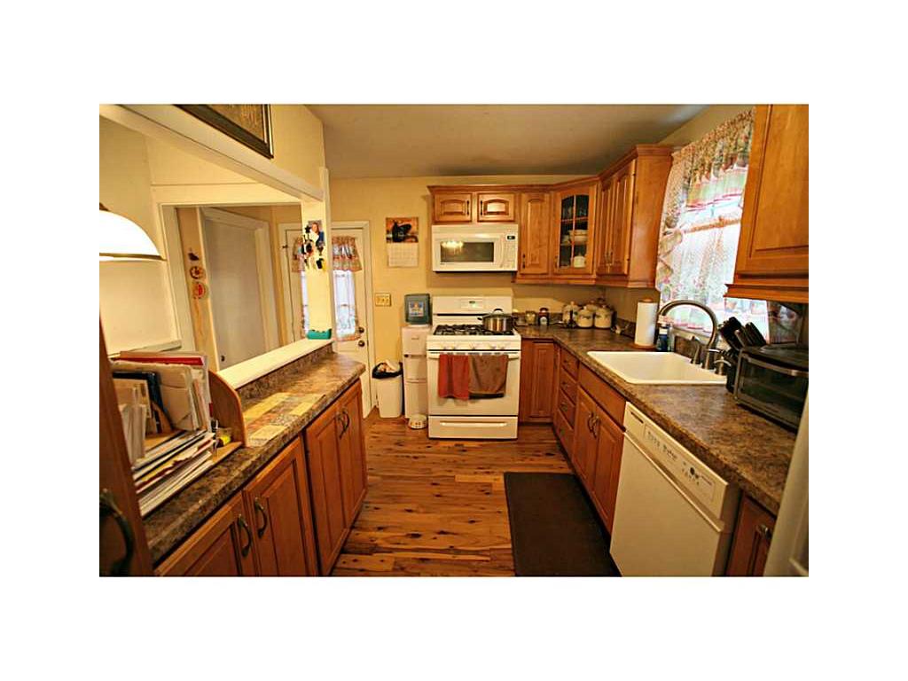 11 Stoneham Dr, Woonsocket, RI 02895 photo 4