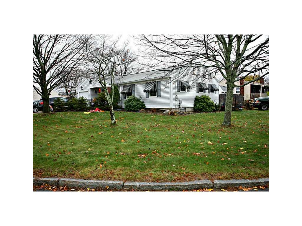 11 Stoneham Dr, Woonsocket, RI 02895 photo 18
