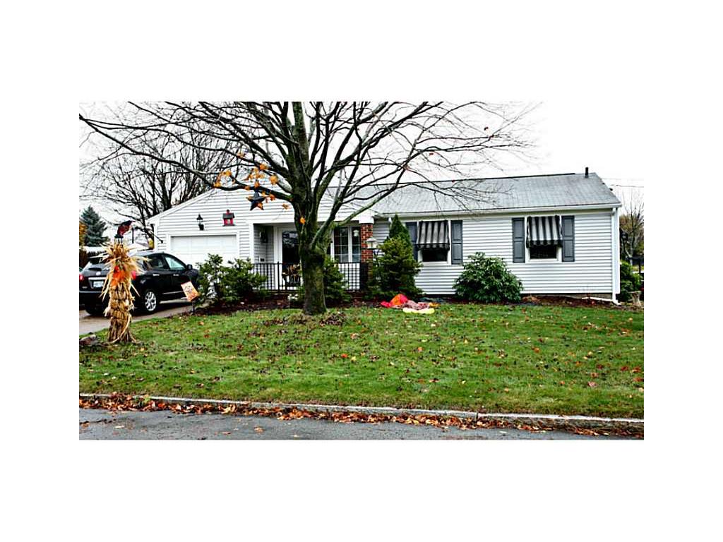 11 Stoneham Dr, Woonsocket, RI 02895 photo 1
