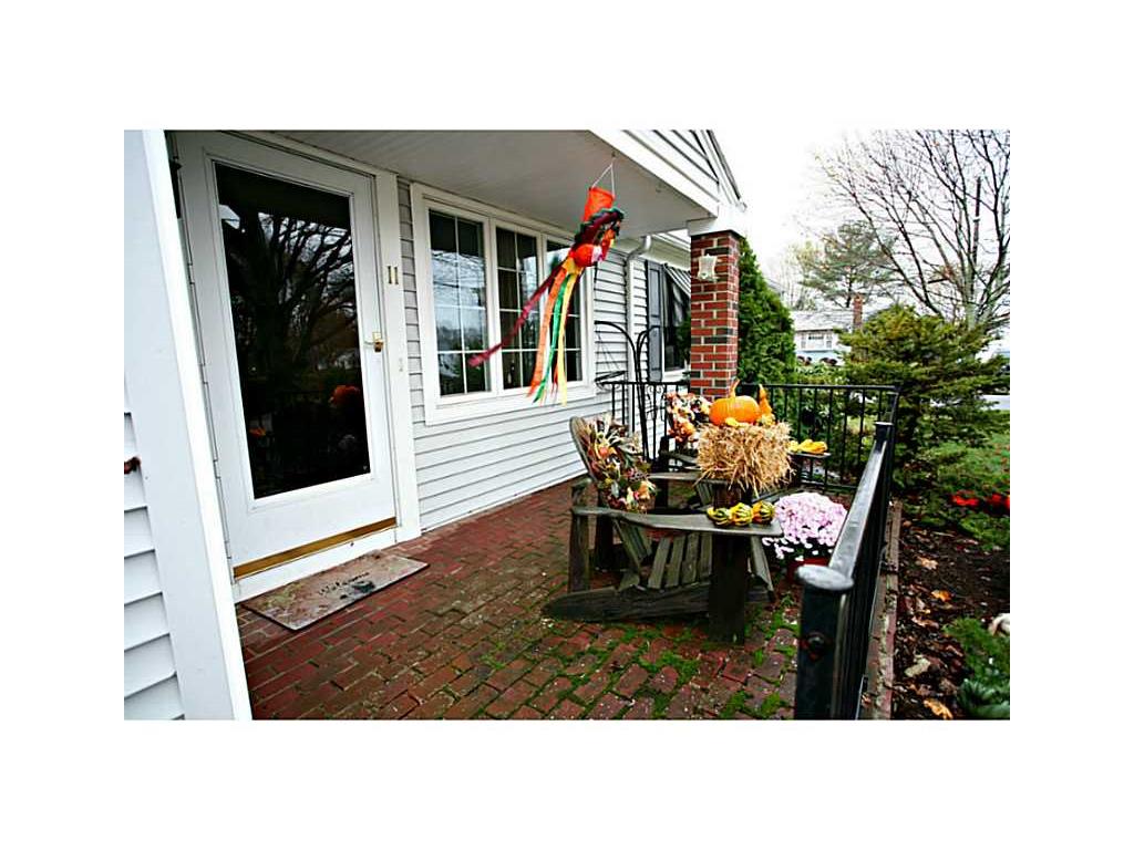 11 Stoneham Dr, Woonsocket, RI 02895 photo 17