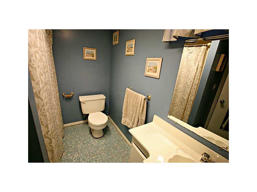 11 Stoneham Dr, Woonsocket, RI 02895 photo 12