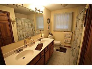 11 Stoneham Dr, Woonsocket, RI 02895 photo 8