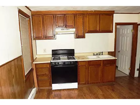 193 River St, Woonsocket, RI 02895 photo 2
