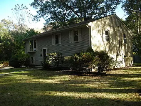 8 Flagg Ave, Warwick, RI 02886 photo 2