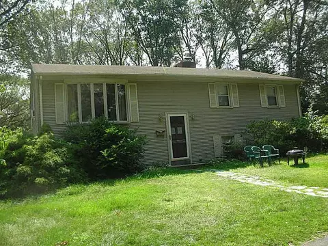 8 Flagg Ave, Warwick, RI 02886 photo 1
