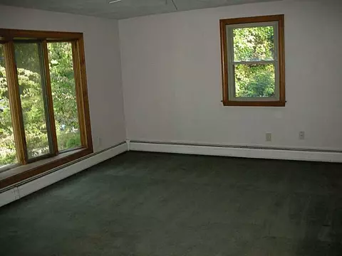 8 Flagg Ave, Warwick, RI 02886 photo 4