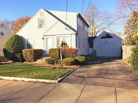 342 Pullen Ave, Pawtucket, RI 02861 photo 1