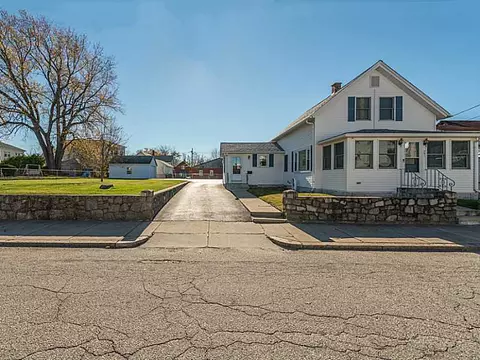 251 Adams St, Woonsocket, RI 02895 photo 2
