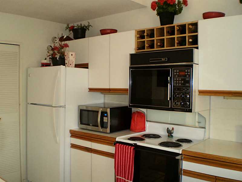 764 Williamsburg Cir, Warwick, RI 02886 photo 9