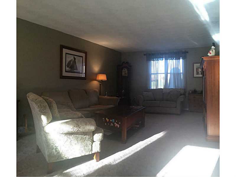 611 Brookhaven Ln, Woonsocket, RI 02895 photo 3