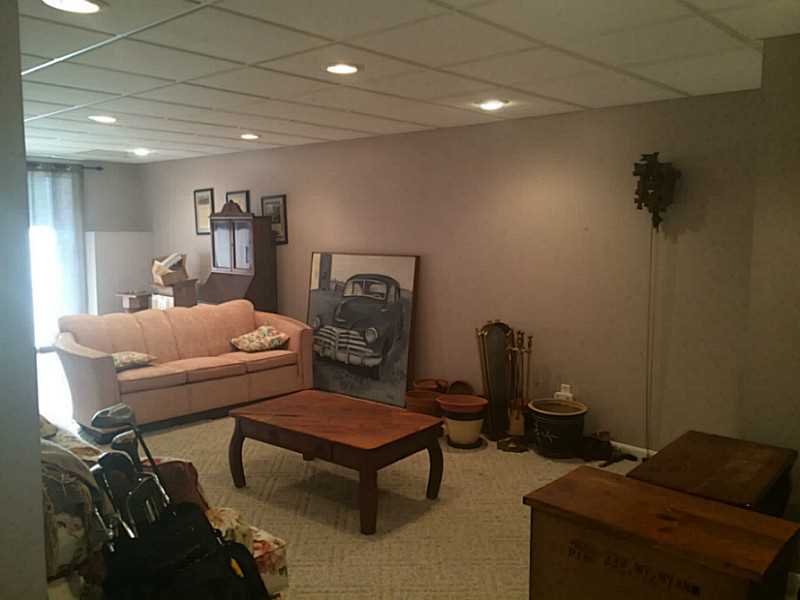611 Brookhaven Ln, Woonsocket, RI 02895 photo 16